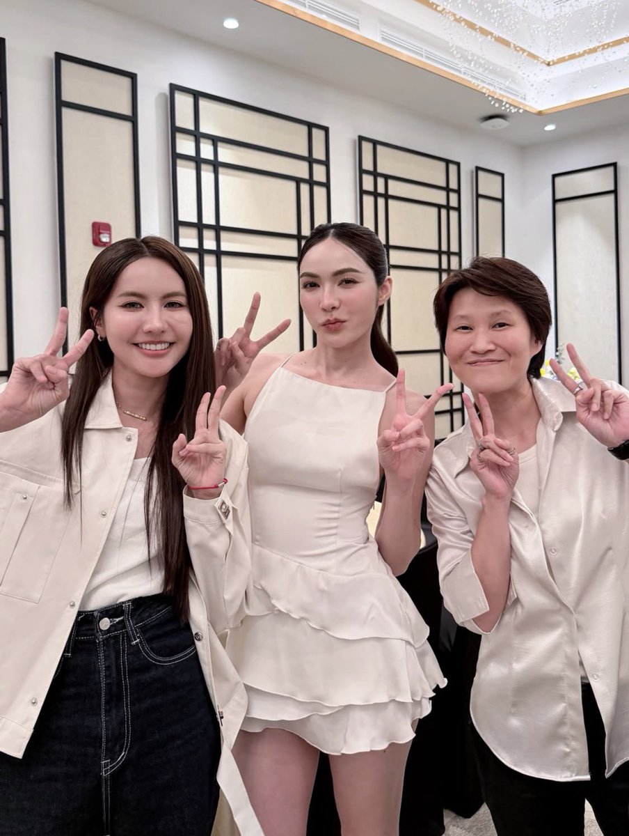 favshinebunny's tweet photo. น่าร้ากจัง ซ้อลดากับน้องลูกไฟ 🫳🏻🫳🏻

 ૮ ྀི #ชาล็อตออสติน #CharlotteAustin  ྀིა https://t.co/AUt58sOp3T