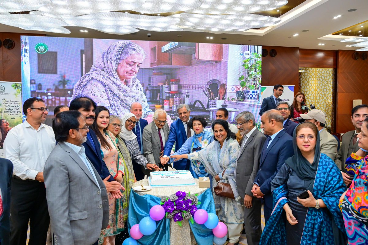 mohrpakistan's tweet photo. MoHR in collaboration with @UNFPAPakistan, marked the #InternationalDayofOlder Persons in Islamabad, highlighting the importance of respecting, protecting and supporting older persons. The ceremony brought together government representatives, development partners, civil society https://t.co/BmQGiEY0HZ