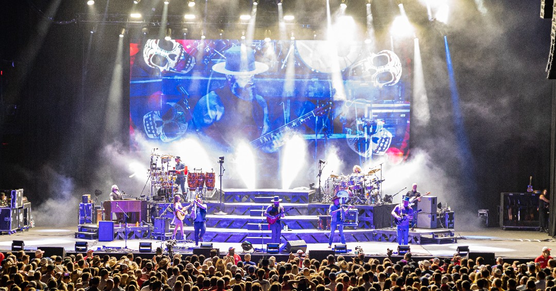 Summerfest's tweet photo. October is Country Music Month... as if you needed another reason to lock in your tickets to @zacbrownband next summer. 😉

https://t.co/skfoE3SkIa https://t.co/x7IDy7HjHs