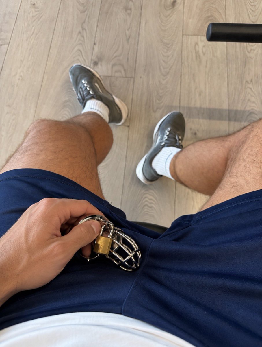 Master_JohnSM's tweet photo. looking for new slaves and cashslaves human 🏧 
#cashcock #findom #cashmaster #cashslave #locktober https://t.co/ImddcxI7hn