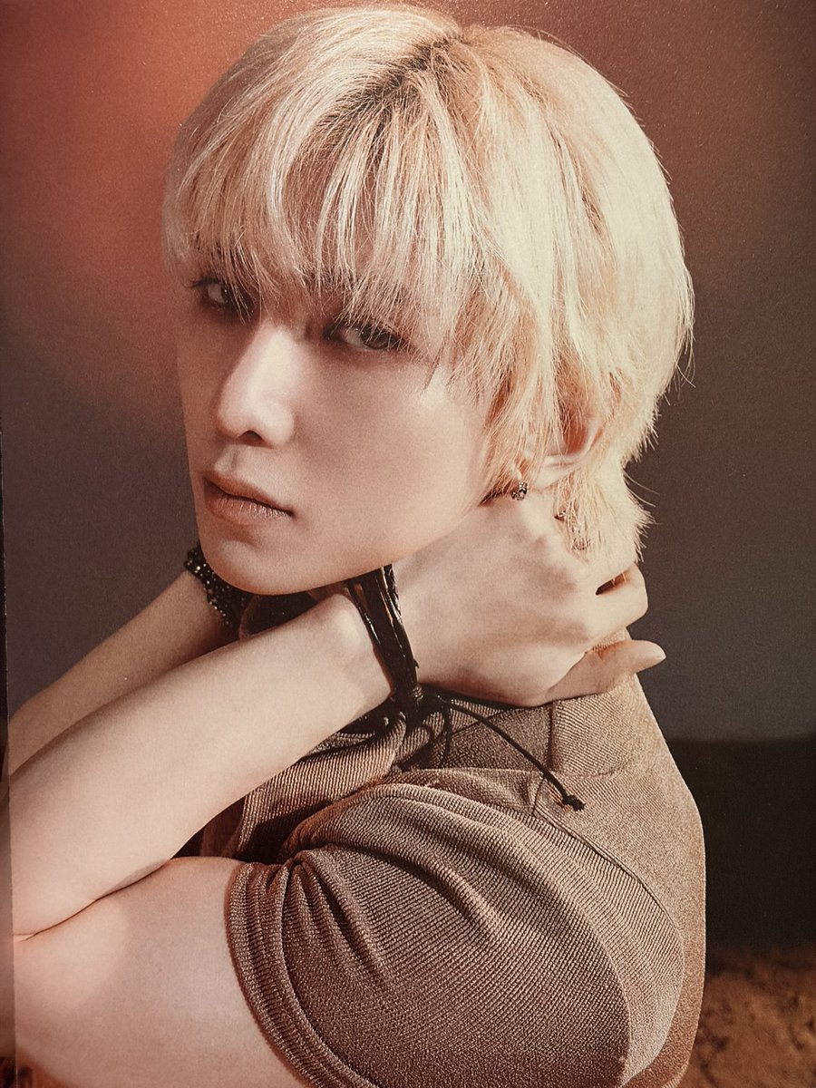 lov4evas's tweet photo. i need a 20 page editorial campaign of him right now https://t.co/alhffx0OBr