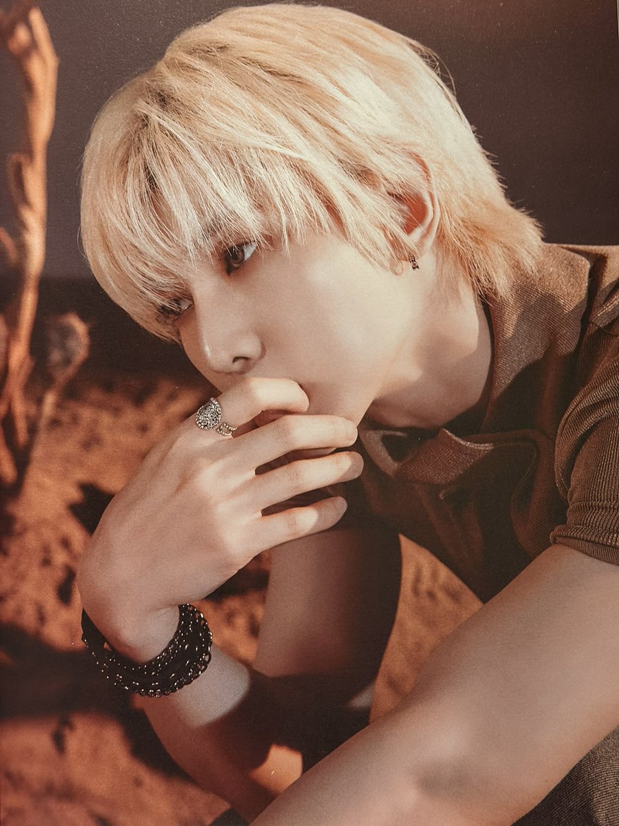 lov4evas's tweet photo. i need a 20 page editorial campaign of him right now https://t.co/alhffx0OBr
