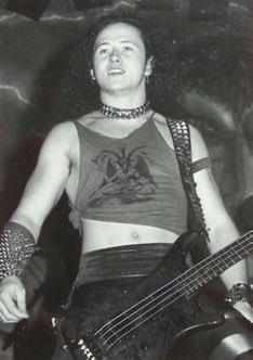 youdreamintears's tweet photo. Very few bands can say they invented a genre, even less can say that they invented no less than 3 on one single album. Venom is one of those bands. Top 5 most important band in history. RIP CRONOS. Stop at nothing... RAISE THE DEAD 🐐 https://t.co/I27rDPPf4I