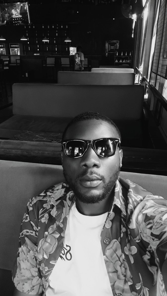 t3chboy_x's tweet photo. New month blessings ✨️ https://t.co/GGftnObqsC
