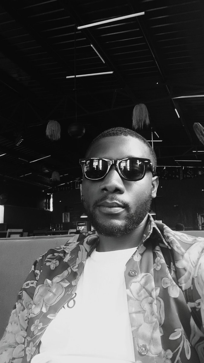 t3chboy_x's tweet photo. New month blessings ✨️ https://t.co/GGftnObqsC