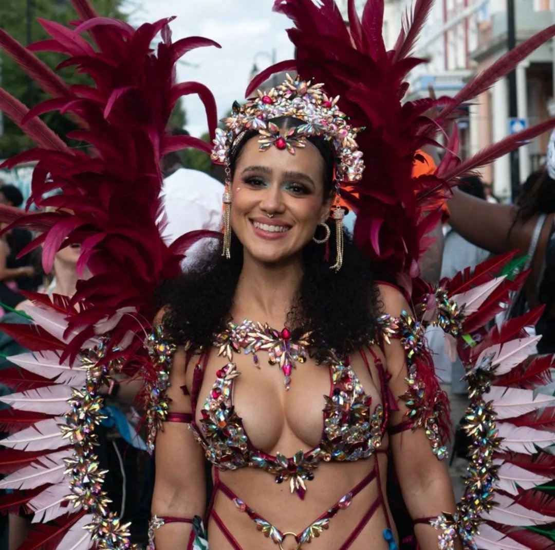 flixcenter's tweet photo. Fast &amp; Furious actress Nathalie Emmanuel at the  'Notting Hill Carnival.' https://t.co/GfUu11qWdU