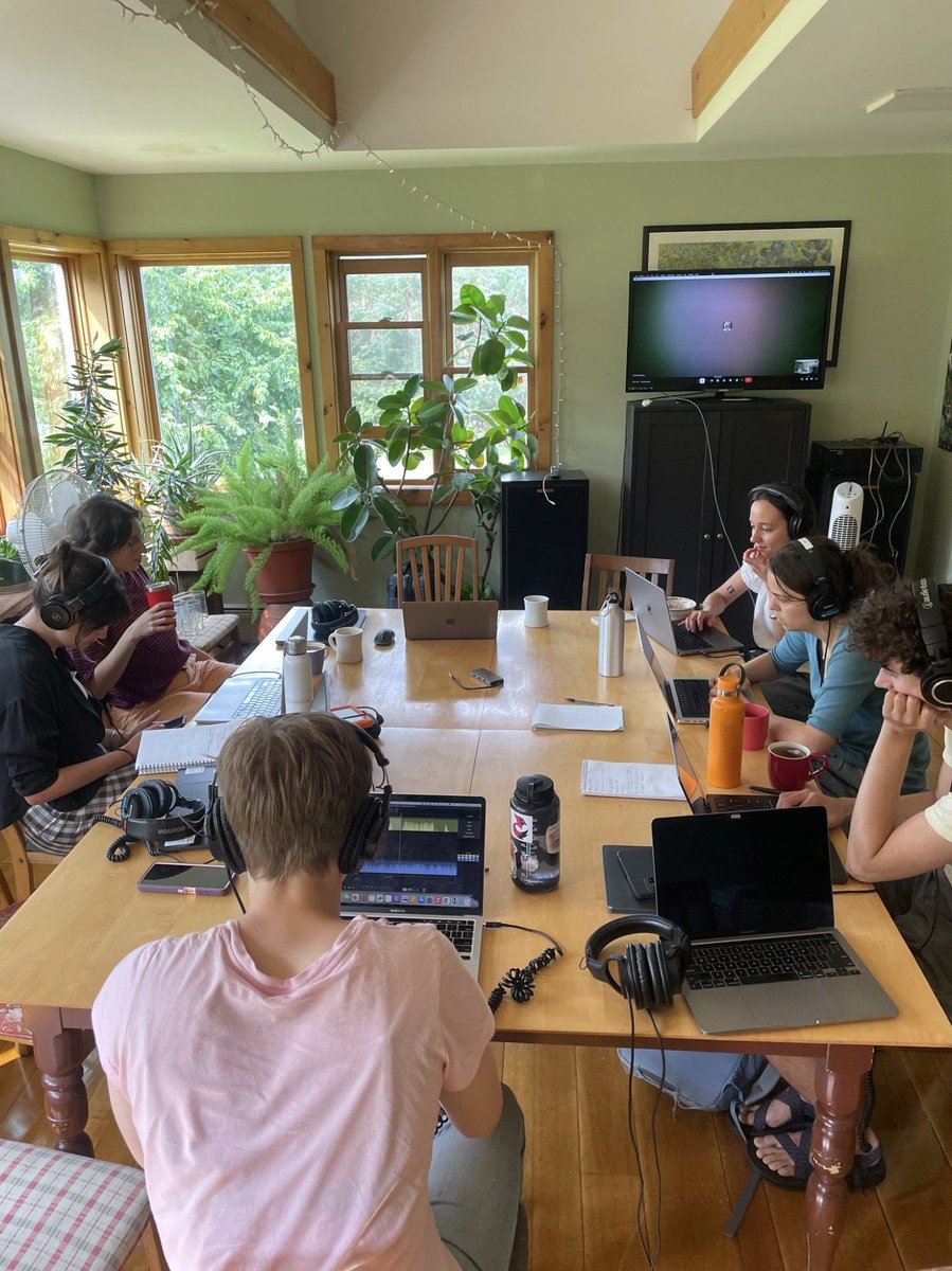 Transom_org's tweet photo. Big thanks to @HindenburgNews, sponsor of this year's workshops! Students used Hindenburg to edit their 1st radio stories in our recent S Africa &amp; Massachusetts workshops. 🎧

We're grateful to Hindenburg for supporting Transom + the next generation of audio storytellers. 💛 https://t.co/WtdDbqfhj3