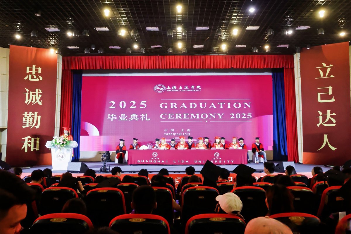 LomaBrelsfmt's tweet photo. #Graduación2024  Hoy cerramos un capítulo lleno de risas, exámenes y amigos que se quedarán para siempre. Nuevos comienzos nos esperan! https://t.co/H6GqKMom4z