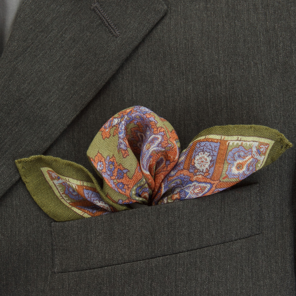 DapperClassics's tweet photo. New Pocket Squares are in! Shop a variety of looks, all made with a wool-silk blend that offers fullness and non-slip durability. https://t.co/bLwp9z4fdy #dapperclassics #menswear #style #pocketsquare https://t.co/br3Xb7AMKe