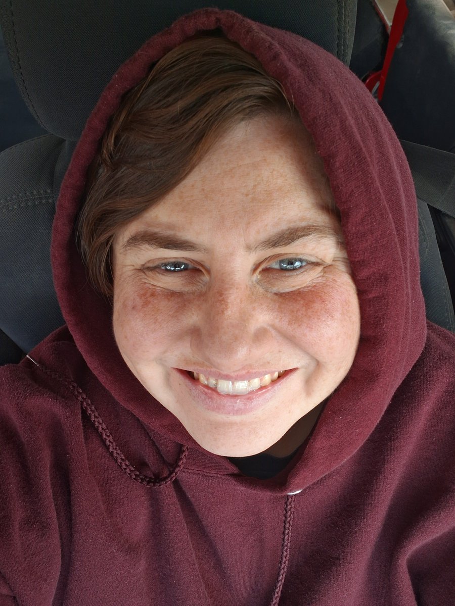 _lydiaross's tweet photo. Sending a smile your way today! 😄✨ 

Just a little update from me. Thank you to everyone who follows my personal page, my daily thoughts, and all the random moments of my life! Grateful to have you all here along for the ride. 👋💛 #LydiaRossLife #Smile #EverydayBlogging https://t.co/JJ0SMTn7gh