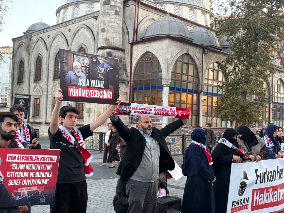 furkan_histnbl's tweet photo. Alparslan Kuytul Hocaefendi, Semra Kuytul Hocahanım ve diğer kardeşlerimizin haksız tutukluluklarının son bulması için Adalet Bekleyişi gerçekleştirdik. 
  
Gaziosmanpaşa Meydan https://t.co/0lLyzaRFy8