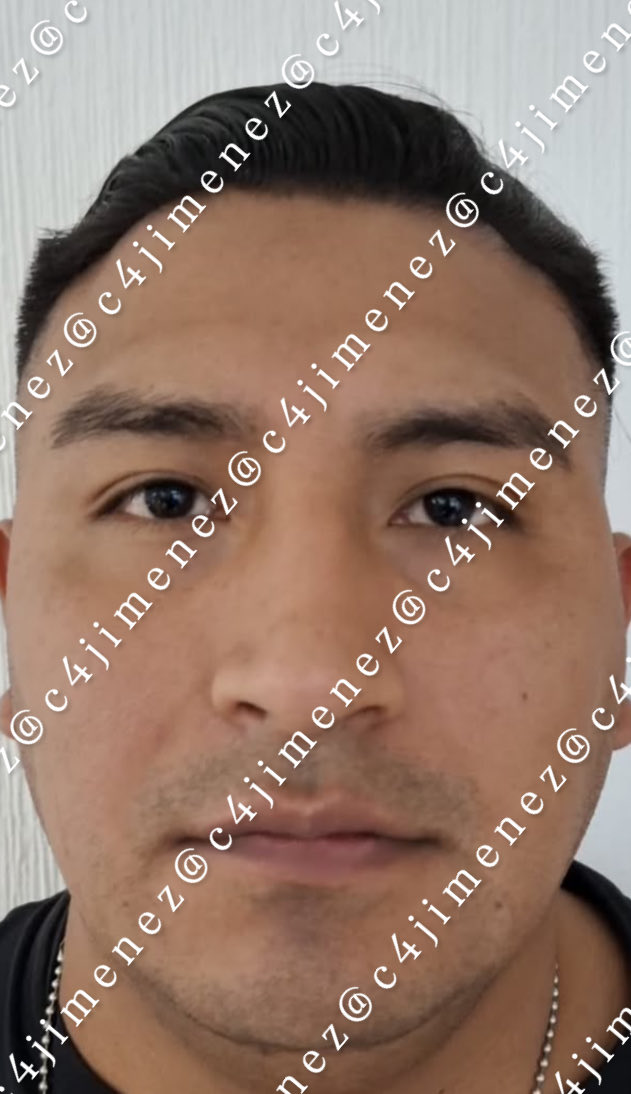 c4jimenez's tweet photo. AGENTE de @FiscaliaCDMX CHOCA BRIAGO, ABANDONA su AUTO… e INVENTA q se lo ROBARON
Es el agente Ivan Pedro Santiago.
@SSC_CDMX halló su carro así: volteado en @cuajimalpa_gob
Adentro estaba su arma y su credencial oficial.
Según él, alguien se lo había robado.
Incluso hizo una denuncia en el Mp, por robo.
Pero la @PDI_FGJCDMX descubrió q mintió. 
En realidad, él iba BRIAGO en el carro y ahí lo dejó volteado.