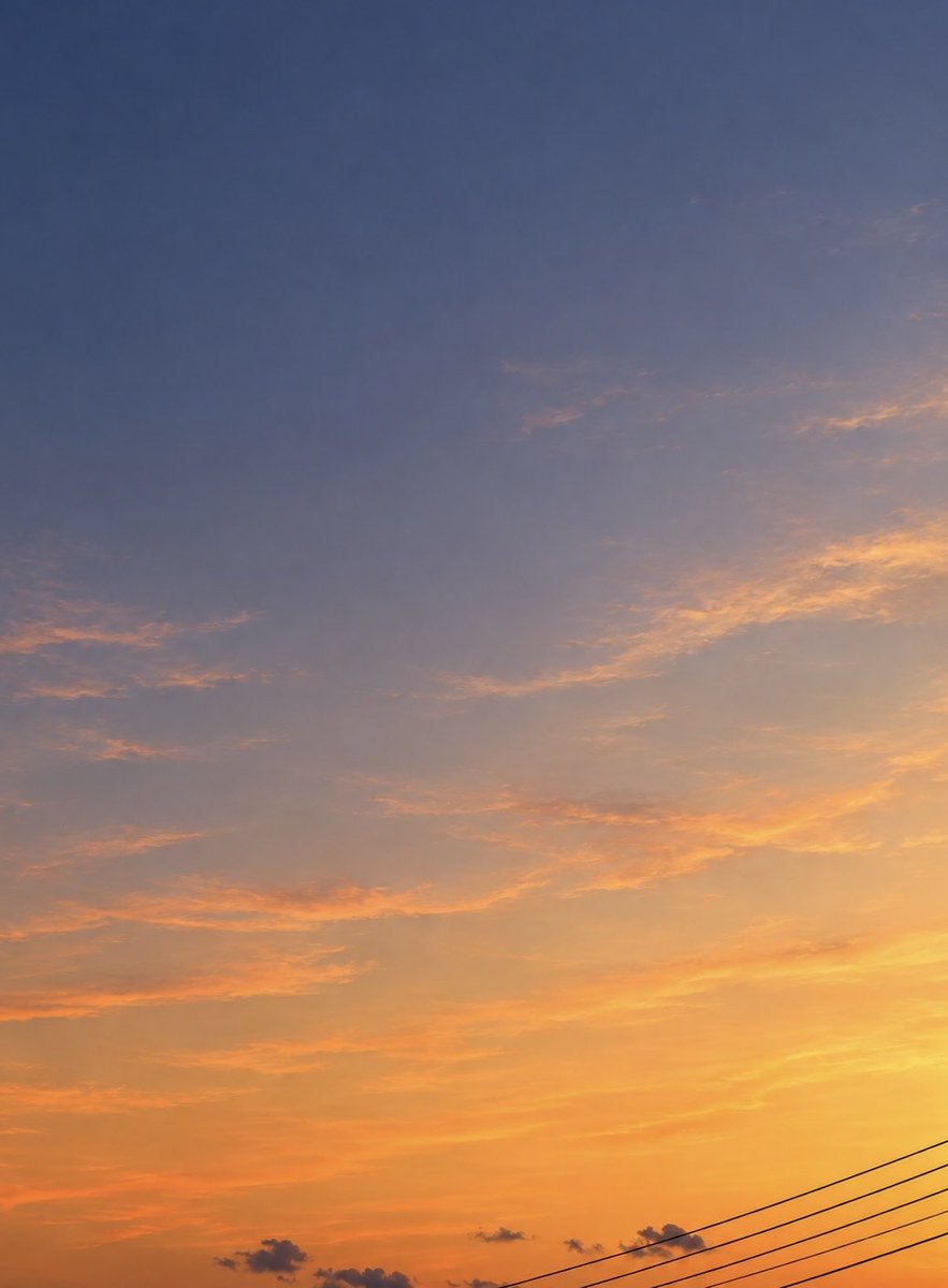 itsSoleneX's tweet photo. I take really nice sky pictures 😍 https://t.co/tbp6c5jLYM