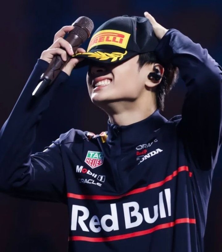 Wndyyyy27's tweet photo. @ENMamaGrandPrix @ENHYPENJAYHQ My fav jjong racing gooo🏎🐈‍⬛💖

#TEAMJAYBULLRACING
#EMGP2026 #ENHYPEN https://t.co/9QCi6gsOUx