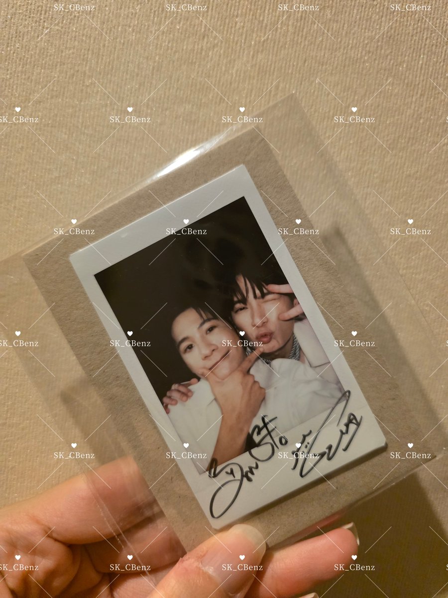 SK_CBenz's tweet photo. ถึงห้องห้าทุ่ม เจอสิ่งนี้ หายเหนื่อยเลยทีเดียว

น่ารักมากๆๆๆๆ 🤍❤️

ปล.อวยยศพี่ Dr.G เป็นแบรนด์ที่แพคโพลาลอยด์มาดีสุดที่เคยได้มา ดามกระดาษแข็ง ใส่ซองบับเบิ้ลกันกระแทกอย่างดี 🫶🏻

#DrGxKristSingto
#คริสสิงโต #ทีมพีรญา https://t.co/X5qPiixLGj