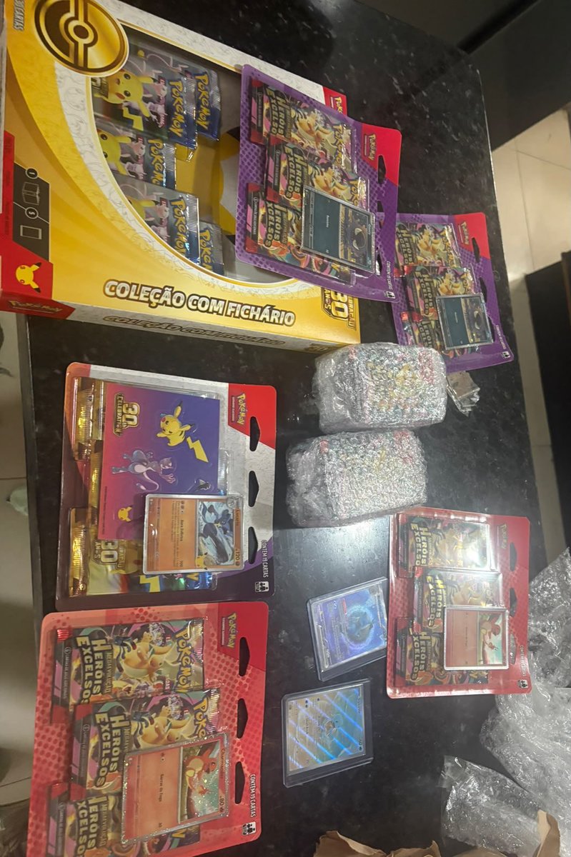 1dantezl's tweet photo. LULAAAAA PROÍBA A VENDA DE CARTAS DE POKÉMON, é pior que bet https://t.co/1LBIuWhURa