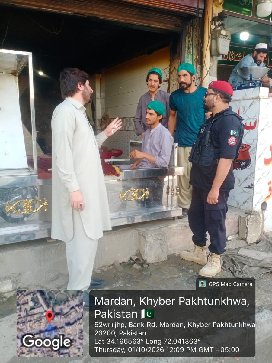 CivilMardan's tweet photo. بتاریخ: 01/10/2026

سول ڈیفنس آفیسر کی ہدایات پر بینک روڈ مردان میں مختلف ہوٹلز اور دکانوں کے فائر سیفٹی انتظامات کا معائنہ کیا گیا۔ متعلقہ مقامات کو تمام ضروری فائر سیفٹی اقدامات یقینی بنانے کی ہدایات جاری کی گئیں۔ 

سول ڈیفنس ڈیپارٹمنٹ، مردان https://t.co/Yup256d4IL