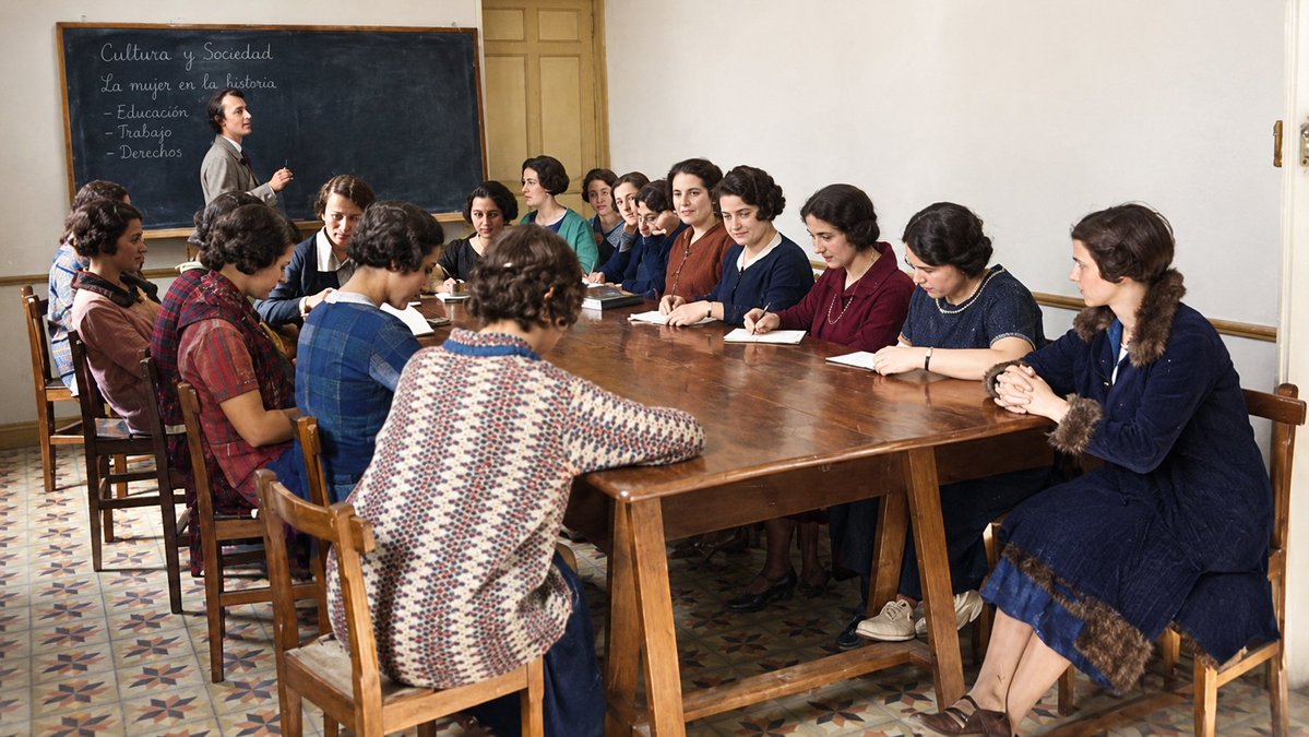 SandraFerrerV's tweet photo. El mes de octubre de 1915, abría sus puertas la Residencia de Señoritas en Madrid. Una treintena de chicas de unos dieciséis años decidieron participar en un proyecto único en su tiempo. La Residencia tenía como principal objetivo preparar a sus estudiantes para su futuro ingreso https://t.co/yqS0dRAtUP