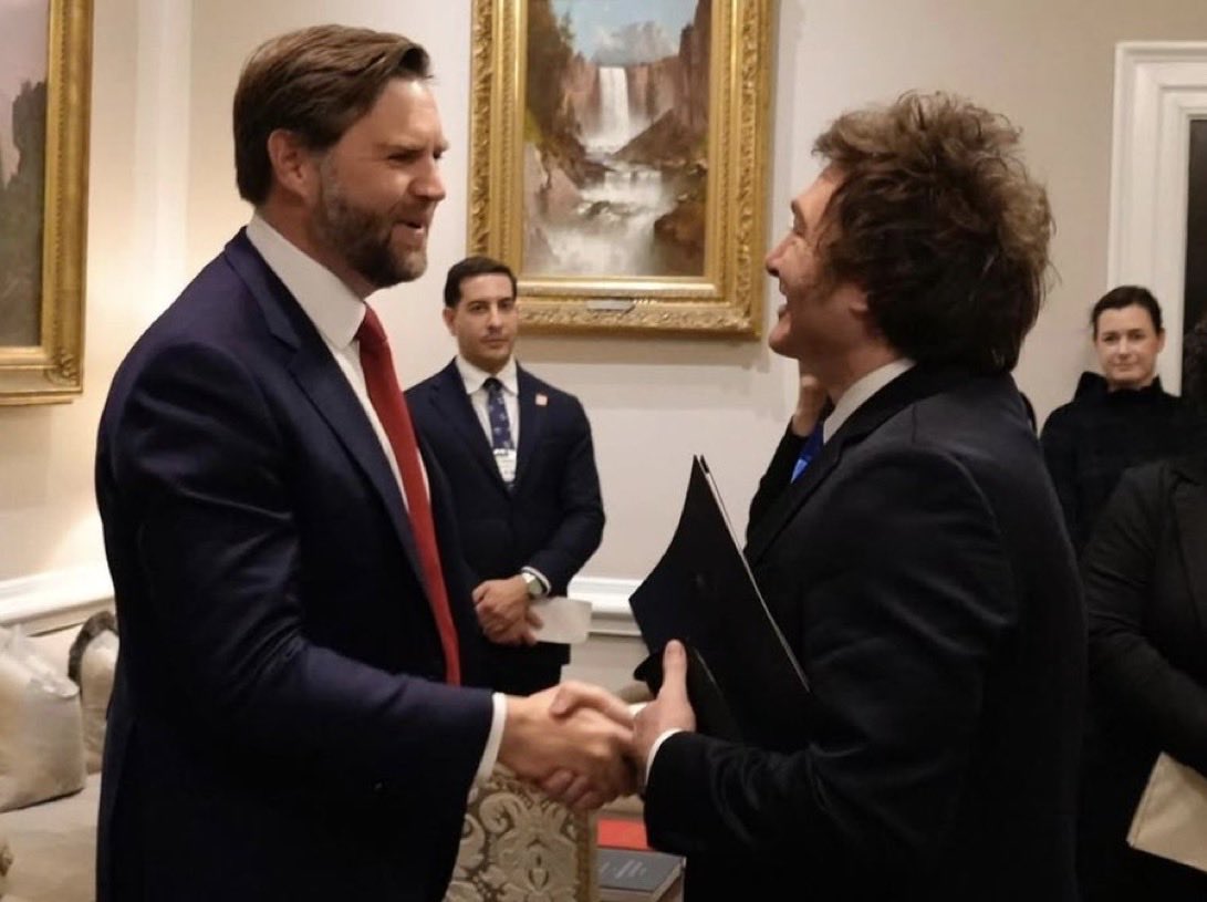 ElPelucaMilei's tweet photo. 🇦🇷🇺🇸 | El vicepresidente de Estados Unidos, JD Vance, visitará la Argentina en noviembre para reunirse con el presidente Milei. https://t.co/3t6mHdYDP6