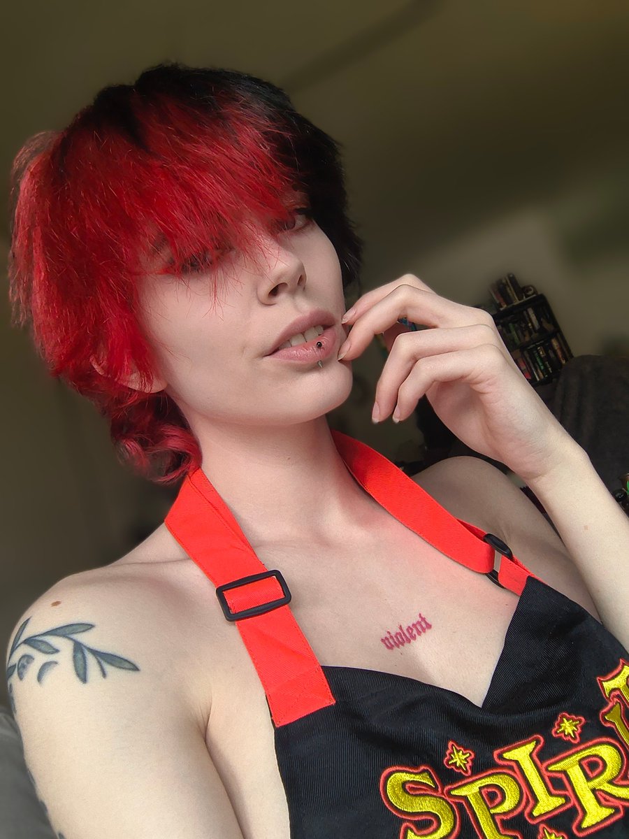 notmsatan's tweet photo. Intro Post !! 

-Name is Kay(Mother Satan)
-I am 24
-Pan/Ace 
-Romantically unavailable, platonic flirt 
-Pronouns are they/she https://t.co/pTg0cCglLb