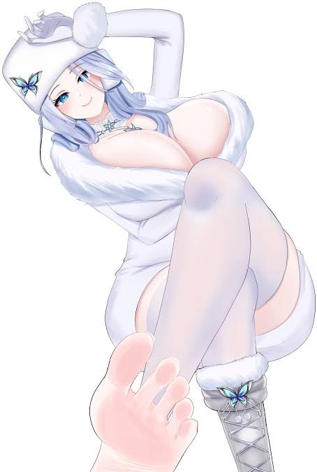 ScuffQueen's tweet photo. Obviously the Queen is both pretty and hot so submit yourself under her feet now then~ https://t.co/zNK2mSgxOV