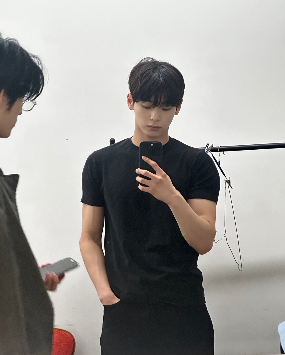 82_bbl's tweet photo. 🐹🫧20261001

9:48 pm 💬 [🖼️]

9:48 pm 💬 오늘 뭐 했오? 예찬이 형 깜짝 출연 ㅋㅎㅋㅎㅋ

9:50 pm 💬 나는 오늘 에티 만났엉 ㅎㅎ

9:50 pm 💬 [🖼️]

9:50 pm 💬 어려 보이나..?

9:53 pm 💬 나 달리기 한 거 봤어?

9:53 pm 💬 그렇게 웃기게 달린 줄 몰랐어 멋있게 달리고 싶다

10:03 pm 💬 아 스타트에서 조금 더 늦게 상체를 세웠어야 했는데

10:03 pm 💬 아쉬워 12초 대에 들 수도 있을 것 같았는데

11:47 pm 💬 오늘도 고생많았어

11:54 pm 💬 사랑행
