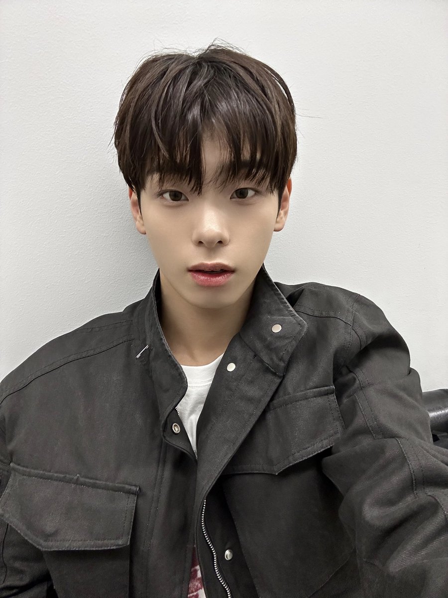 82_bbl's tweet photo. 🐹🫧20261001

9:48 pm 💬 [🖼️]

9:48 pm 💬 오늘 뭐 했오? 예찬이 형 깜짝 출연 ㅋㅎㅋㅎㅋ

9:50 pm 💬 나는 오늘 에티 만났엉 ㅎㅎ

9:50 pm 💬 [🖼️]

9:50 pm 💬 어려 보이나..?

9:53 pm 💬 나 달리기 한 거 봤어?

9:53 pm 💬 그렇게 웃기게 달린 줄 몰랐어 멋있게 달리고 싶다

10:03 pm 💬 아 스타트에서 조금 더 늦게 상체를 세웠어야 했는데

10:03 pm 💬 아쉬워 12초 대에 들 수도 있을 것 같았는데

11:47 pm 💬 오늘도 고생많았어

11:54 pm 💬 사랑행