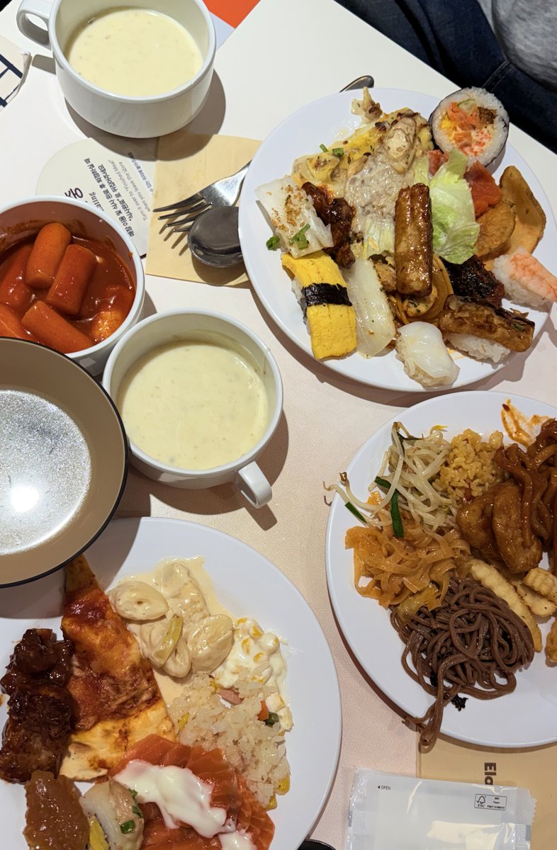 all4weeu's tweet photo. 강남뉴코아 슐리던트팸: 튜넥스 멤버들 그리고 나

동규뽑아 동규뽑아 https://t.co/U43TYzcVen