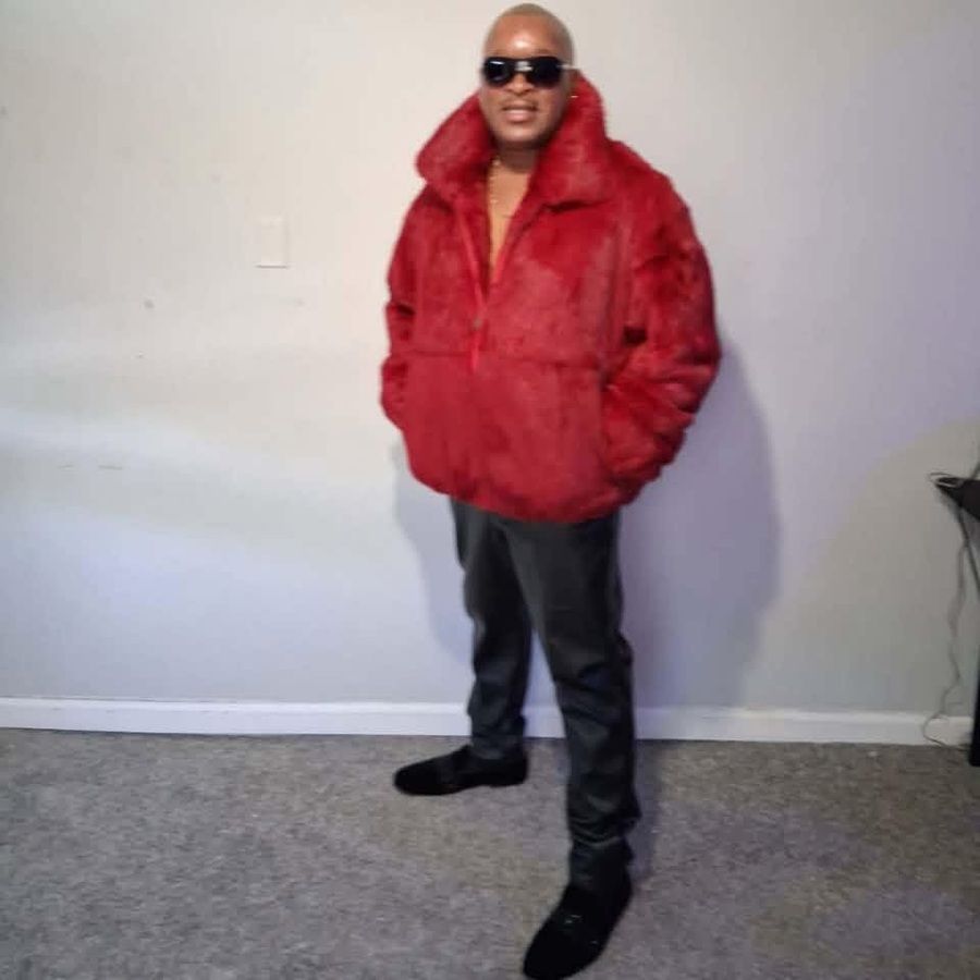 BitgogC's tweet photo. Soulful Singer King Scott Invites Listeners to Tune Into His Latest EP https://t.co/ZWGTUh45HZ
https://t.co/qPvLcl1CMq
#KingScott #SoulfulnessFM #artistoftheday #BaltimoreArtist #BaltimoreMusic #HeartfeltMusic #independentartist #lovesongs #bitgog https://t.co/jW9Ob4Sk9O
