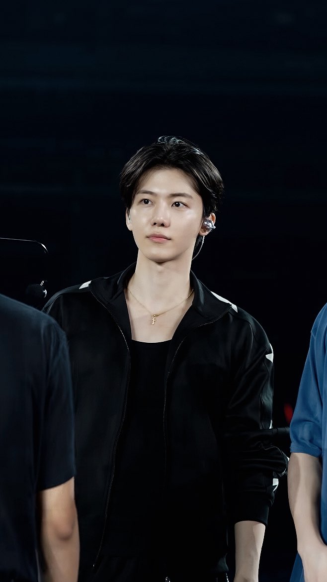 asjaemine's tweet photo. jaemin bareface serving so well https://t.co/rtnOoByLlu