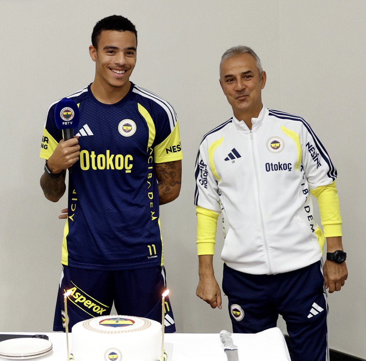 aspor's tweet photo. 🎂 Fenerbahçe'de Mason Greenwood'un doğum günü kutlandı. https://t.co/fZUU5DaEmC