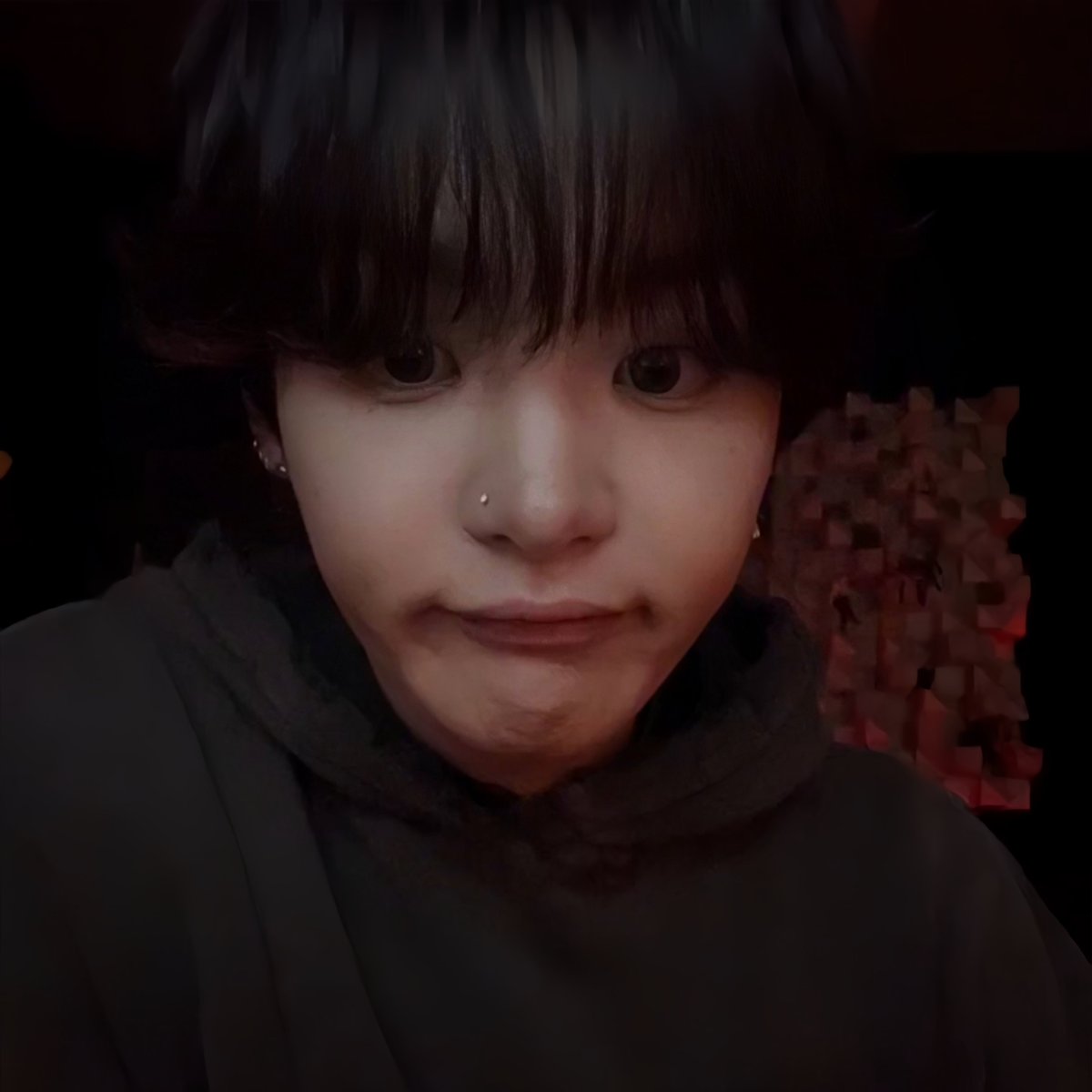 marchoonie's tweet photo. bread jihoon 🍞🤏🏻 https://t.co/Yg1LgJ76xA