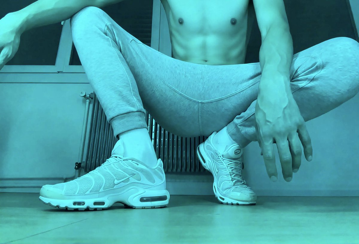_SkinnySub_'s tweet photo. 🔵⚡️👅👟 #nike #Tn #Kiffeur #sneakersaddict #sneakersfetish (swipe la dernière est 🫣🔥) https://t.co/RTP3UKuLGm