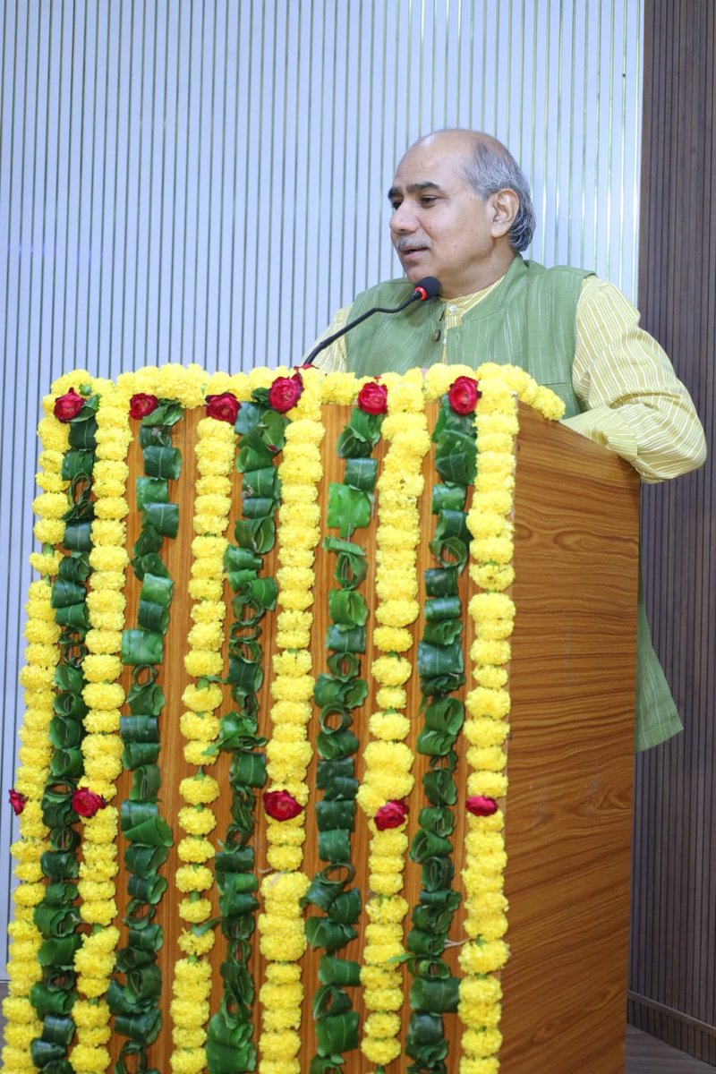 kpsingh330's tweet photo. Glimpses from the Gandhi Study Circle of Vivekananda College University of Delhi, during the pre-Gandhi Jayanti celebrations.

It was a privilege to join the programme as the Chief Guest and share my views आहार, आचरण और अध्यात्म जीवन की पूँजी! It was a very inspiring and mesmerizing experiences to had a vibrant interactions with women minds who are the shaper and future of country. 

My heartfelt gratitude and sincere thanks to Prof Pinki Maurya  ji   Principal, Vivekanand College, and Dr. Babita   ji, Convenor, Gandhi Study Circle, for the invite and heartfelt hospitality.