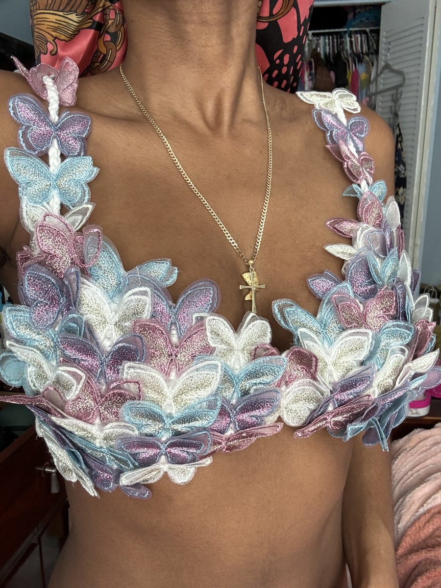 dandixgee's tweet photo. Happy October loves! This is the last month to order a butterfly bralette before its retire date on October 31st, 2026. There are 3 more order slots for a size small and 15 order slots for the other sizes. When it is sold out, I will not be restocking. 

https://t.co/qn9wg9Hx0V https://t.co/3v4RnnhTDp