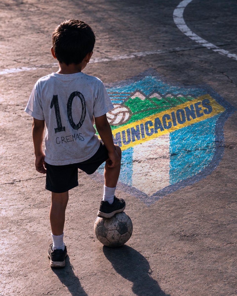 CremasOficial's tweet photo. Una pasión que se hereda desde pequeños 🤍⚽️

¡Feliz Día del Niño! 👻

#VamosCremas https://t.co/x8Gotx36yi