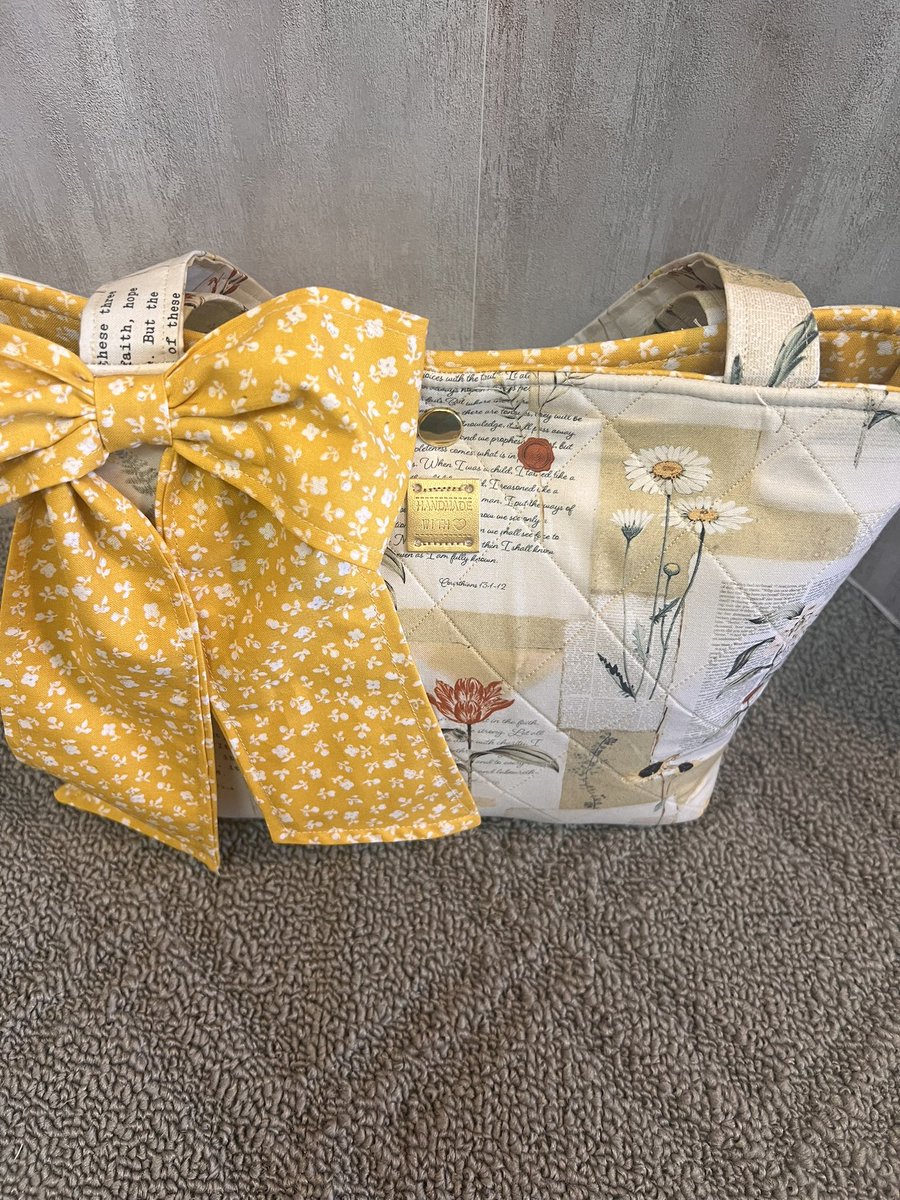 Noash22's tweet photo. People are asking what the bags will fit… well an LSB Bible, Valley of Vision, Active Obedience of Christ and A Summary of Christian Doctrine seem to fit nicely 🤭🤭🤭 Dm me if interested ❤️ https://t.co/pCDOv6WqHa