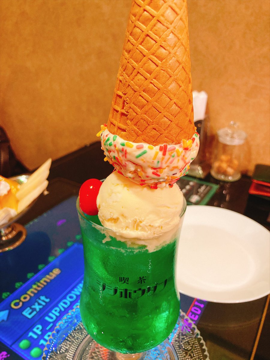 L4NDMVRKS's tweet photo. 石巻にある喫茶ジジホウダンさんへ
インスタで見かけてから気になってたから来れて良かった☺️️
ジジクリームソーダはバニラアイスが逆さまに乗っていてビジュがすごかった笑
アーケードテーブルに2人で横並びに座ってスペースインベーダーできたの嬉しかった😆️
またお邪魔したい👏️ https://t.co/IK1dHGyhIh