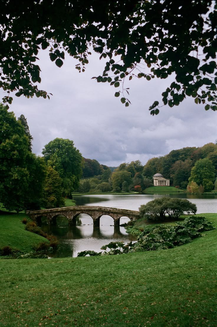 NaturalWorld515's tweet photo. English Countryside 🇬🇧 https://t.co/uL2T7cOu2E