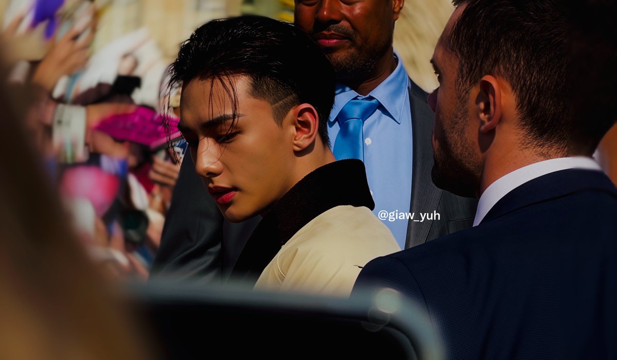 giaw_yuh's tweet photo. Hyunjin at Dior 🤍 https://t.co/rxizwr1buy
