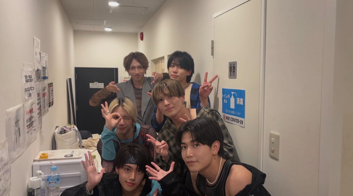MANATO__OX's tweet photo. いい写真だぁ🥲
そ���て初めてのコラボ企画！
思い出にな���ました！
足を引っ張りまくりでしたが、面倒見ていただき、ありがとうございました🙇‍♂️🦁🙇‍♂️ https://t.co/Yzz7B3wLlM