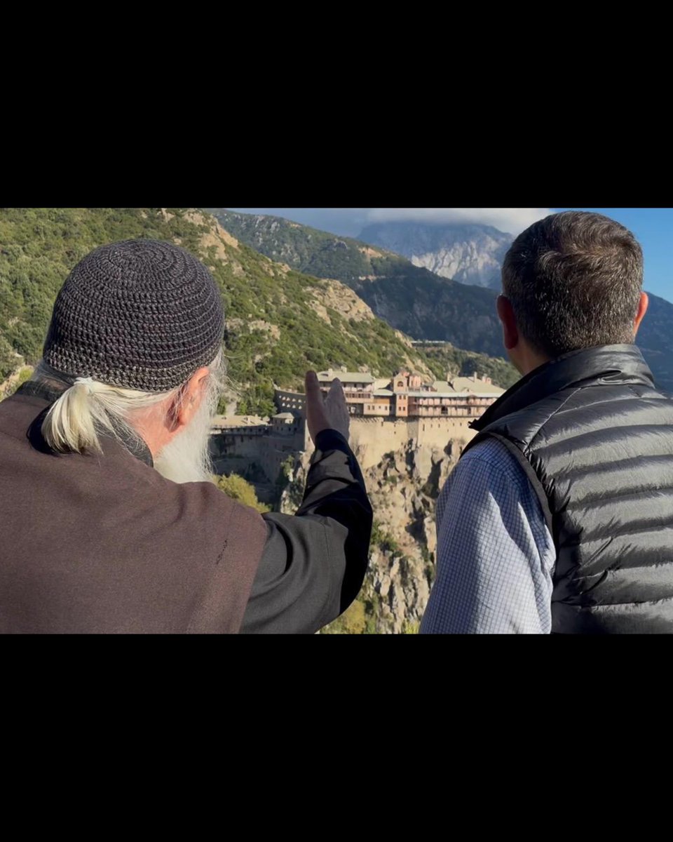 atsipras's tweet photo. «Ψέλνεις στη Σιμωνόπετρα και ακούγεται στον Άδη…»

Μια επίσκεψη στο Άγιον Όρος είναι πάντα μια ευκαιρία που δεν πρέπει να χάσεις.

Ένα ταξίδι στην ιστορία, στους πολιτιστικούς θησαυρούς που φυλάσσονται αιώνες αλλά και στο βαθύτερο νόημα της ανθρώπινης ύπαρξης. https://t.co/IQRPT2g4jH