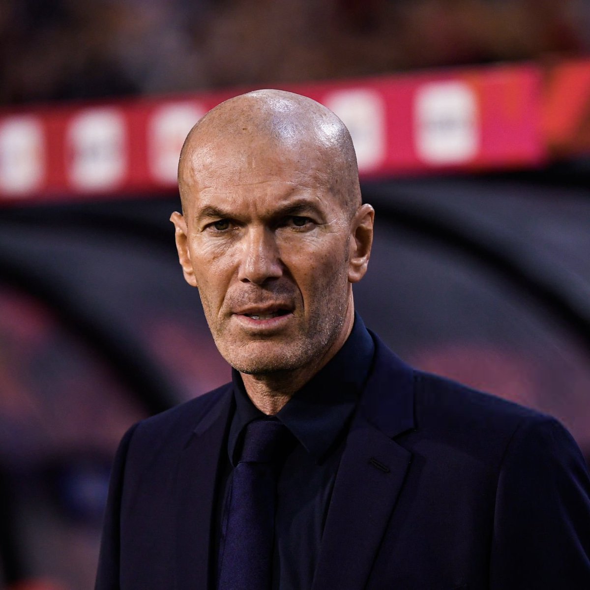 ActuFoot_'s tweet photo. 🚨 Thierry Henry 🇫🇷 sur Zidane en équipe de France : « DIEU EST ARRIVÉ ! 🤩

On parle de l’amour de l’équipe de France et tu le revois, là. » ❤️

🎙️ @Rothensenflamme https://t.co/AKVR9kyL3y