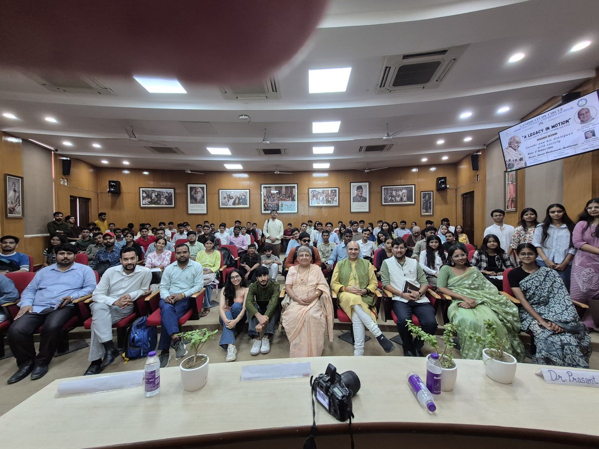 kpsingh330's tweet photo. Today afternoon at Kirori Mal College while delivering invited talk as Chief Guest on Gandhi Jayanti Celebrations.  Thank you Gandhi Study Circle and KMC administration for invite and giving me this opportunity. 
Love you and care you all. https://t.co/BVrVdjwzCO