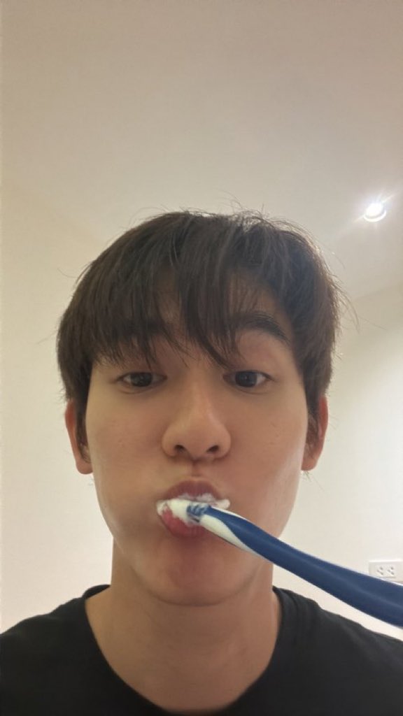 fforceb's tweet photo. real acc                     fan acc https://t.co/1ACoWP0ARz