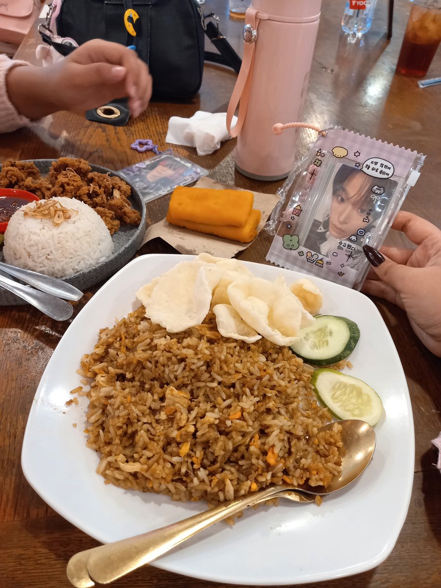qbandaid's tweet photo. random pict of september

isinya makan, poca date, makan, poca date https://t.co/ZzuKhwggxF