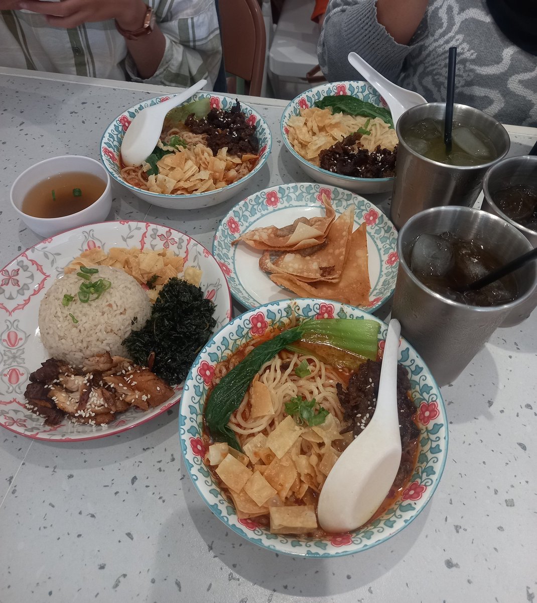 qbandaid's tweet photo. random pict of september

isinya makan, poca date, makan, poca date https://t.co/ZzuKhwggxF