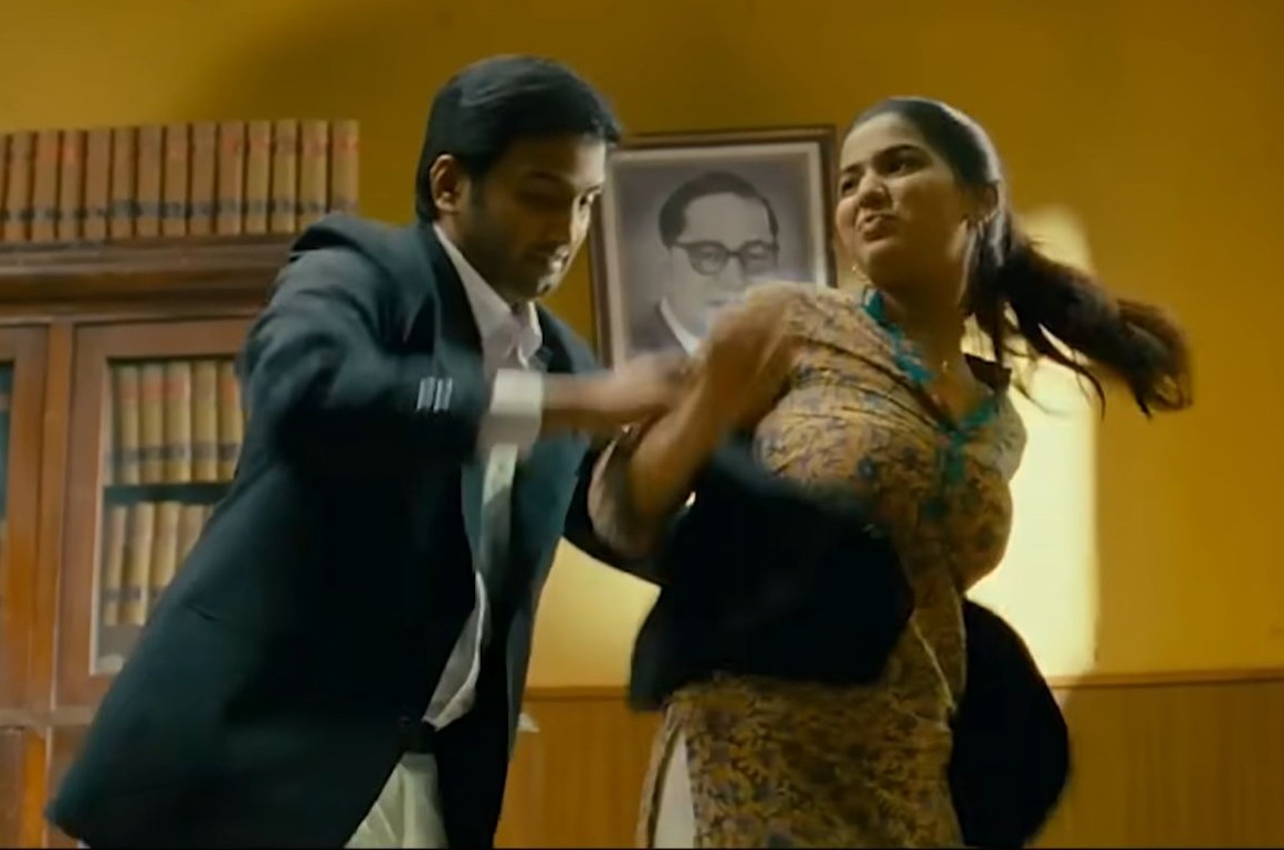 Cinema8Maniac's tweet photo. Deiva Thirumagal movie Anushka assistant Priya, an underrated cutie, stopped acting and married Mark Antony producer Vinod. Now she is the mother of 2. https://t.co/MDn9gZQ6W3
