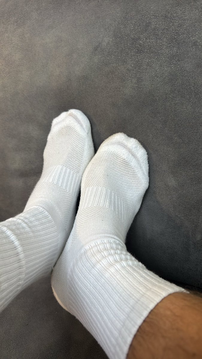 Sockensx's tweet photo. WHO wanna buy my socks or feet pics? I do customs and videos
#sell #feetfetısh #feetworshi̇p #slave #feet #socks #master #alphabull https://t.co/xYoxdoHOiM