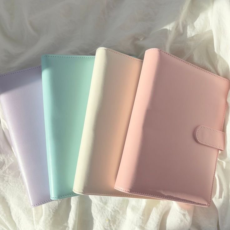 joohajins's tweet photo. ♡  a5 macaron binder çekiliş  . . .
kazanan bir kişiye istediği renkte macaron binder hediye etmek istiyorum, fotoğrafı örnek koydum
katılım şartları:
-  beni ve @/jaxx_s2 hesabını takip edip bu postu rtlemek
-  mense jaxxi takip ettiğinize dair ss atmanız yeterli <3 bol şans https://t.co/Y1HEaM1fB8